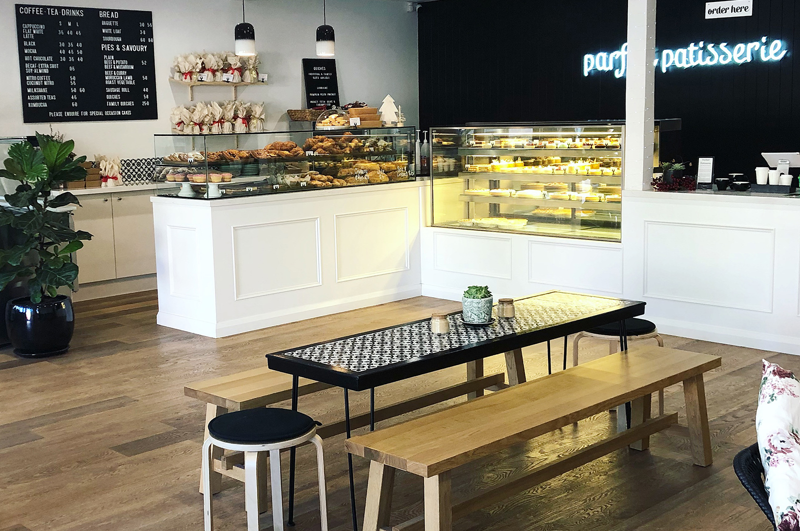 Rendez-Vous at Parfait Patisserie, Kiama